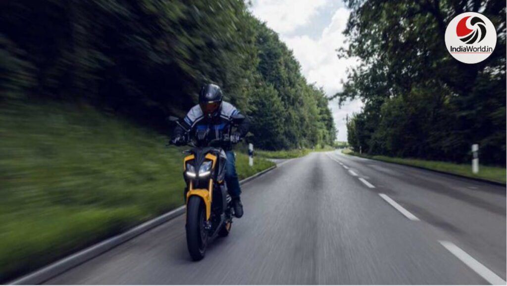 IndiaWorld IndiaWorld TVS-Aegis Rider AR Helmet